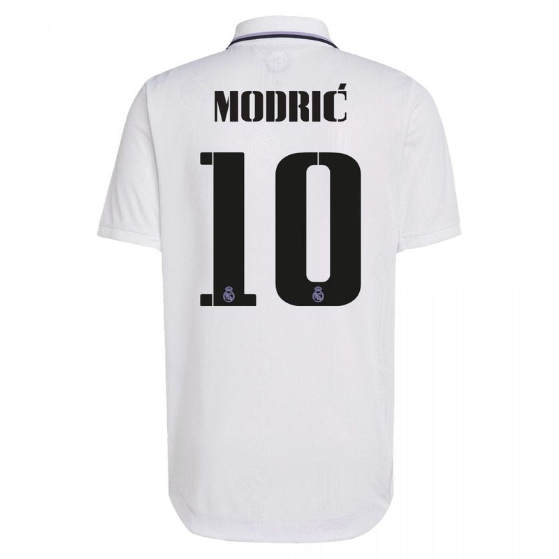 Camiseta local del Real Madrid 22/23 de Luka Modri (versión para aficionados)